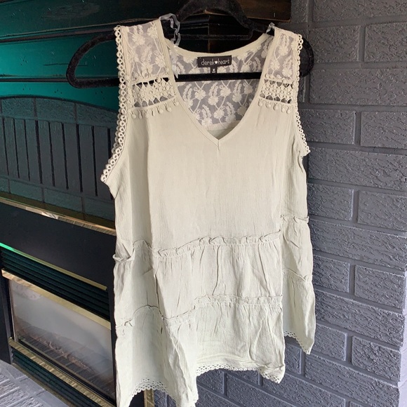 Sage lace-yoke tiered tank - Picture 4 of 5